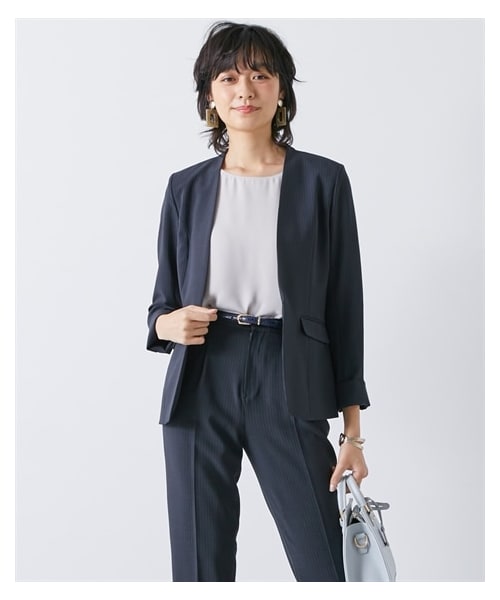 nissen（ニッセン）の「【レディーススーツ】うすカルタテヨコストレッチパンツスーツ（ノーカラージャケット＋テーパードパンツ）（スーツセット・レディース・ネイビーストライプ/黒・S/M/L/LL/3L/4L/5L/6L/8L/S(新サイズ)/M(新サイズ)/L(新サイズ)/LL(新サイズ)/3L(新サイズ)/4L(新サイズ)/5L(新サイズ)/6L(新サイズ)/8L(新サイズ)）」の20枚目の写真