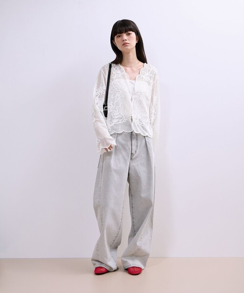 ADAM ET ROPE'(アダムエロペ)の「【WEB限定】メッシュエンブロイダリーカーディガン(カーディガン/ボレロ・レディース・ブラック/ブラック系/ホワイト・F)」の6枚目の写真