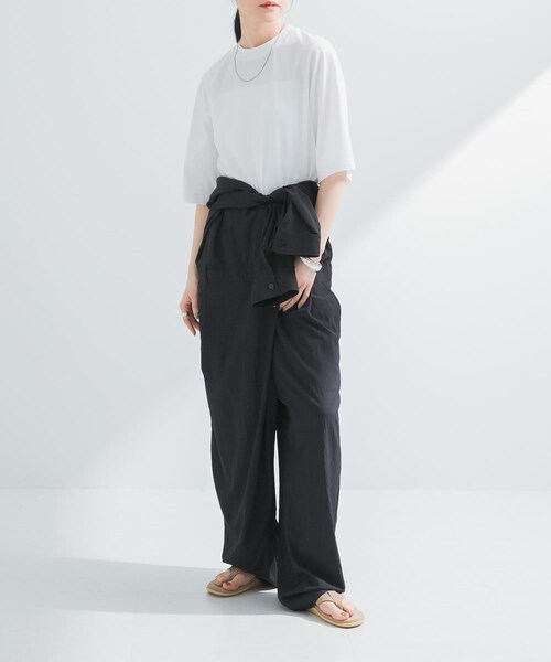 URBAN RESEARCH（アーバンリサーチ）の「『2サイズ展開』フロントタックジャンプスーツ（サロペット/オーバーオール・レディース・CHARCOAL/BLACK・38/40）」の21枚目の写真