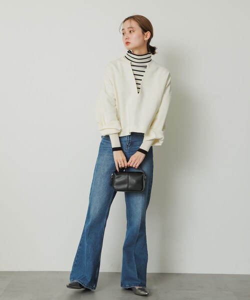 SENSE OF PLACE by URBAN RESEARCH（センスオブプレイスバイアーバンリサーチ）の「Vネッククロップドトップ（Tシャツ/カットソー・レディース・IVORY/PURPLE/BLACK・one）」の15枚目の写真