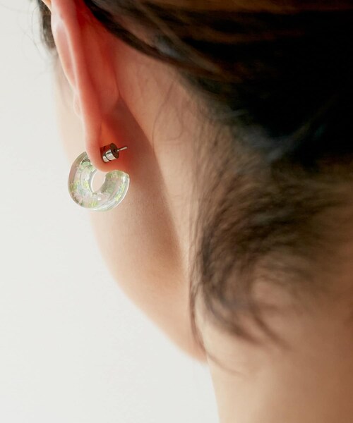 URBAN RESEARCH DOORS（アーバンリサーチドアーズ）の「MACHETE 　 Muse Hoop（ピアス（両耳用）・レディース・Prism/Cognac/Ivory・one）」の4枚目の写真