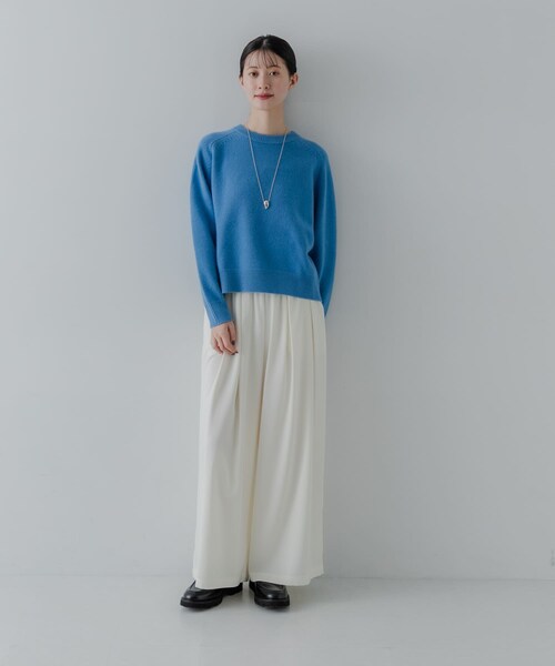 URBAN RESEARCH(アーバンリサーチ)の「ストレッチタックギャザーワイドパンツ(その他パンツ・レディース・OFF WHITE/BLUE/CHARCOAL・36/38)」の17枚目の写真
