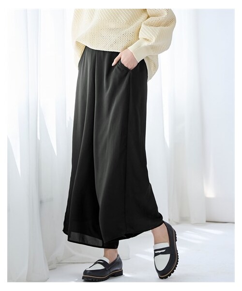 nissen（ニッセン）の「風なびくエアリーシフォンスカート見えワイドパンツ（ゆったりヒップ）＜大きいサイズ有＞（パンツ・レディース・パステルピンク/ライトグリーン/アイスグレー/ロイヤルブルー/黒/ネイビー系ストライプ/ソフトベージュ/テラコッタオレンジ/マラカイトグリーン/シトロンイエロー/黒系ドット/ライラック・L/LL/3L/4L/5L/6L/8L/10L）」の10枚目の写真