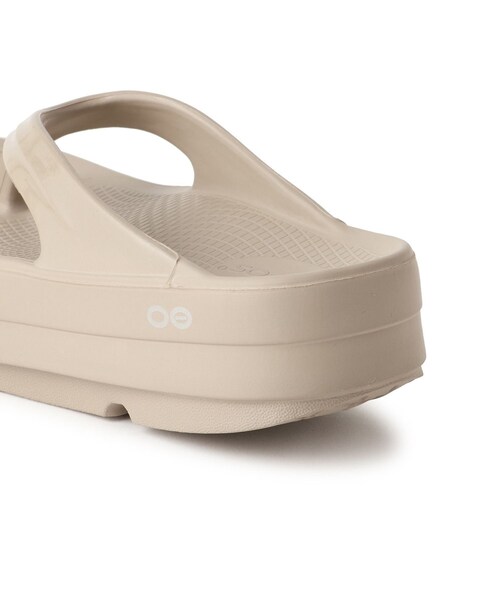 ROPE'（ロペ）の「【WEB限定】【OOFOS(ウーフォス)】OOmega(ウー メガ)/26SS（サンダル・レディース・ブラック/ベージュ・23.0/24.0/25.0）」の20枚目の写真