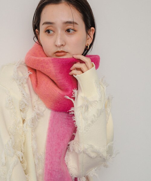 SENSE OF PLACE by URBAN RESEARCH(センスオブプレイスバイアーバンリサーチ)の「『一部WEB限定カラー』パネルボーダーストール(マフラー・レディース・RED/GREEN/YELLOW/ORANGE・one)」の10枚目の写真
