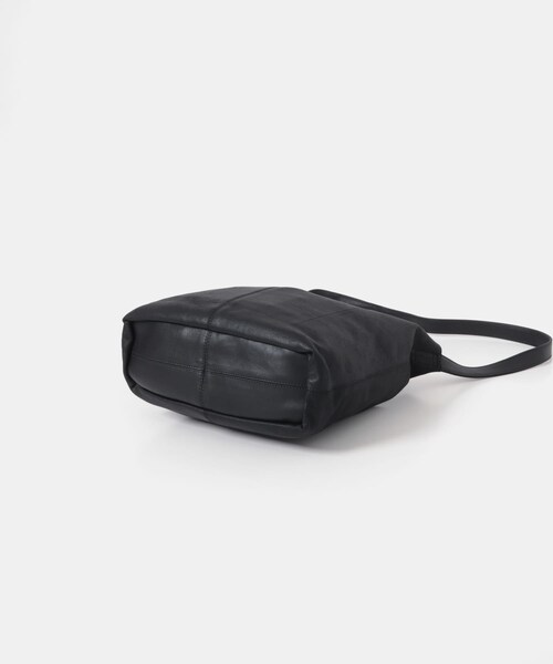 URBAN RESEARCH(アーバンリサーチ)の「Morphee SQUARE SHOULDER(ショルダーバッグ・メンズ・NAPPA BLK・Free)」の5枚目の写真