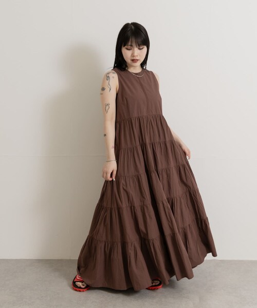 THE GOODLAND MARKET（ザグッドランドマーケット）の「FANAKA　Poplin tiered dress（ワンピース・レディース・58BRN/BLACK/024BLU・FREE）」の4枚目の写真