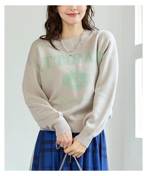 nissen（ニッセン）の「大きいサイズ カラー配色ジャガードロゴニット（ニット/セーター・レディース・ベージュ×レッド/ライトグレー×グリーン/ネイビー×レモンイエロー・L/LL/3L/4L/5L/6L/8L/10L）」の2枚目の写真