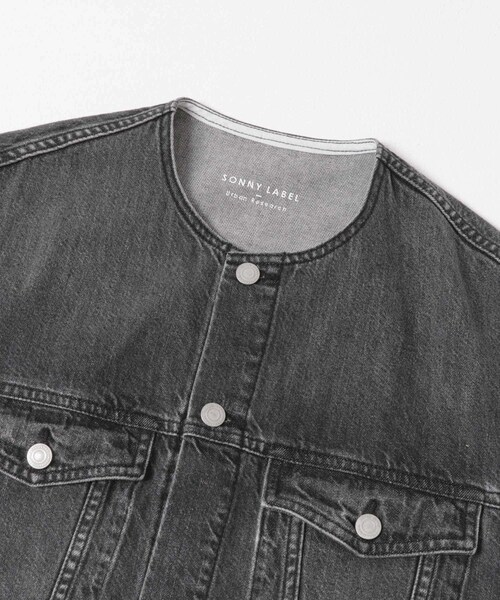 URBAN RESEARCH Sonny Label（アーバンリサーチサニーレーベル）の「ノーカラーオーバーサイズGジャン（デニムジャケット・レディース・インディゴ/グレー・FREE）」の12枚目の写真