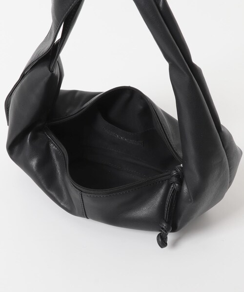 KBF（ケイビーエフ）の「ソフトイージーラウンドショルダーBAG（ショルダーバッグ・レディース・YELLOW/BLACK・One）」の14枚目の写真