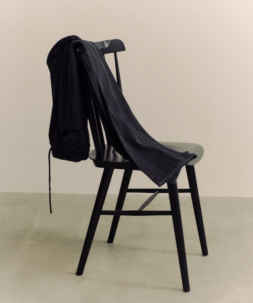 ADAM ET ROPE'（アダムエロペ）の「《別注》【AMOMENTO for ADAM ET ROPE'】 DRAWSTRING DENIM PANTS（その他パンツ・メンズ・ブラック/チャコール/ブルー系・L/M）」の6枚目の写真