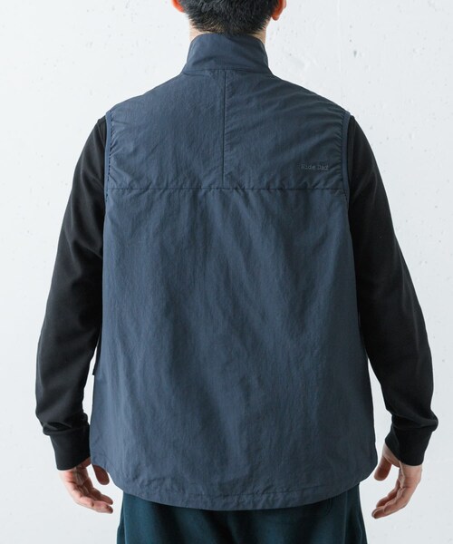 URBAN RESEARCH(アーバンリサーチ)の「Wide Dad NYLON DAD VEST(ベスト・メンズ・D.NAVY・1/2)」の22枚目の写真