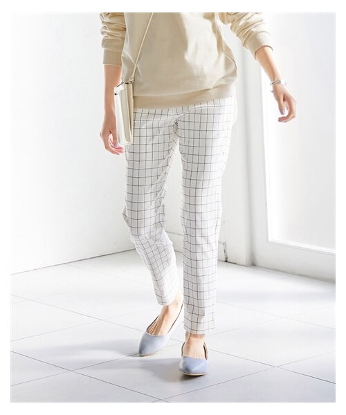 nissen（ニッセン）の「大きいサイズストレッチレーヨン混美脚パンツ（ゆったりヒップ）（股下68ｃｍ）（パンツ・レディース・ネイビー系ストライプ/グレンチェック/黒系ウインドペンチェック/黒/グレー系グレンチェック/オフホワイト系ウインドペンチェック/ネイビー系チョークストライプ・73/76/80/84/88/92/96/98/106/114/122）」の17枚目の写真