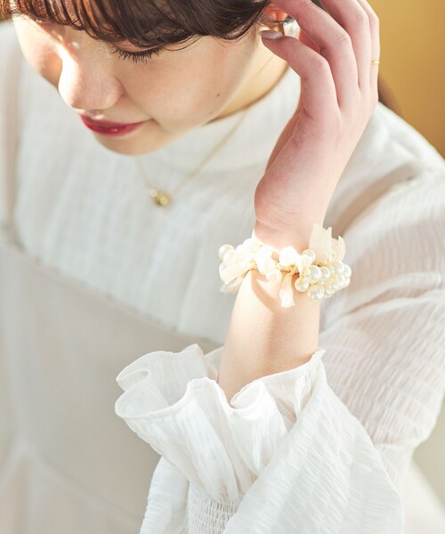 VIS（ビス）の「パールリボンヘアゴム（ヘアゴム・レディース・ブラック/キナリ系・F）」の7枚目の写真