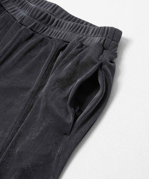 KBF（ケイビーエフ）の「シャイニーフレアイージーパンツ（その他パンツ・レディース・CHARCOAL/BLACK/BEIGE・One）」の22枚目の写真