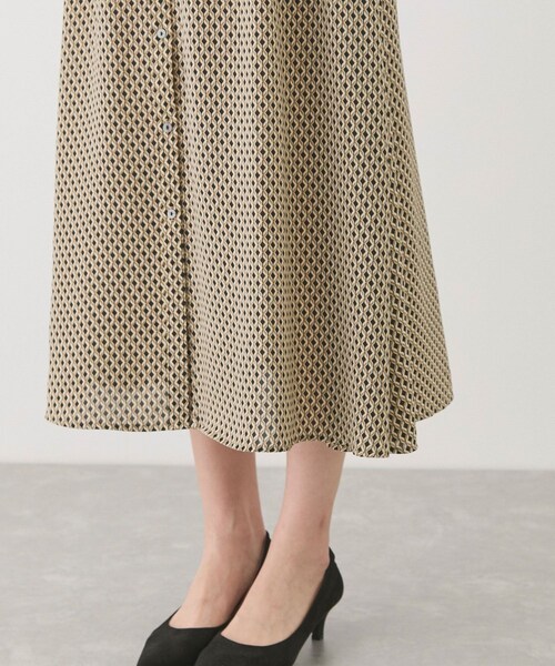 Jayro（ジャイロ）の「前開き幾何学柄ワンピース（ワンピース・レディース・ブラック/オフホワイト/レンガ系・M）」の22枚目の写真