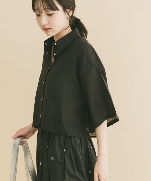 ITEMS URBANRESEARCH(アイテムズ アーバンリサーチ)の「ドットボタンハンソデシアーシャツ(シャツ/ブラウス・レディース・OFF/BLK/BRN/BLU・Free)」の2枚目の写真