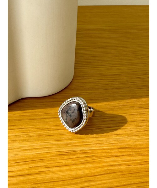 Ungrid（アングリッド）の「ストーンリング（リング・レディース・オフホワイト/ターコイズ/ブラウン・F）」の2枚目の写真