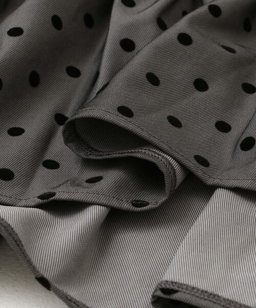 URBAN RESEARCH ROSSO（アーバンリサーチロッソ）の「TORRAZZO DONNA　Polka Dots Tiered Blouse（シャツ/ブラウス・レディース・GRAY・FREE）」の11枚目の写真