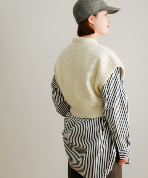 URBAN RESEARCH（アーバンリサーチ）の「『別注』ROUTINE×URBAN RESEARCH　WOOL KNIT VEST（ベスト・レディース・WHITE/BLACK/GREEN/WINE・-）」の5枚目の写真