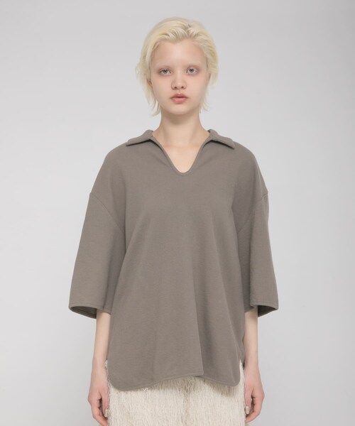 LAATO（ラート）の「open collared tee（Tシャツ/カットソー・レディース・クリーム/モス/スカイ・Free）」の2枚目の写真