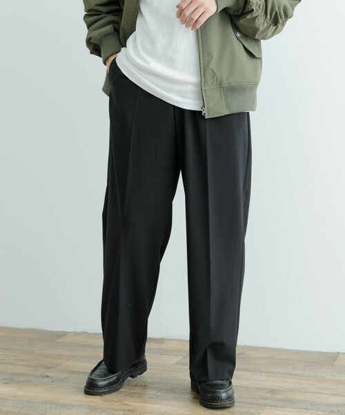 ITEMS URBANRESEARCH（アイテムズ アーバンリサーチ）の「『セットアップ対応』ウォッシャブル×クールタッチTRストレートパンツ（その他パンツ・メンズ・BLK/BEG/GRY/CHK・M/L）」の16枚目の写真