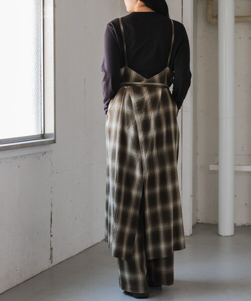 URBAN RESEARCH DOORS(アーバンリサーチドアーズ)の「FORK&SPOON オンブレチェックエプロンワンピース(ワンピース・レディース・BLU×BRN/BEG×KHK・1/2)」の17枚目の写真