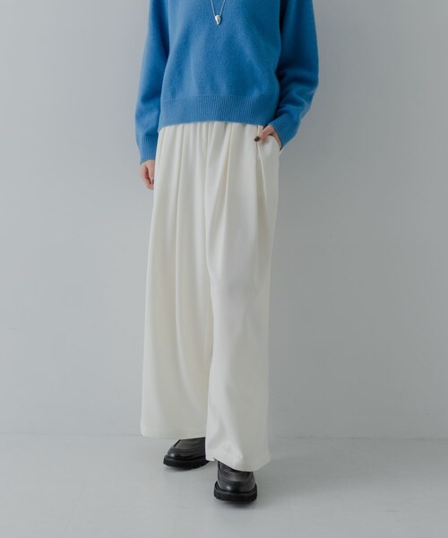 URBAN RESEARCH(アーバンリサーチ)の「ストレッチタックギャザーワイドパンツ(その他パンツ・レディース・OFF WHITE/BLUE/CHARCOAL・36/38)」の10枚目の写真