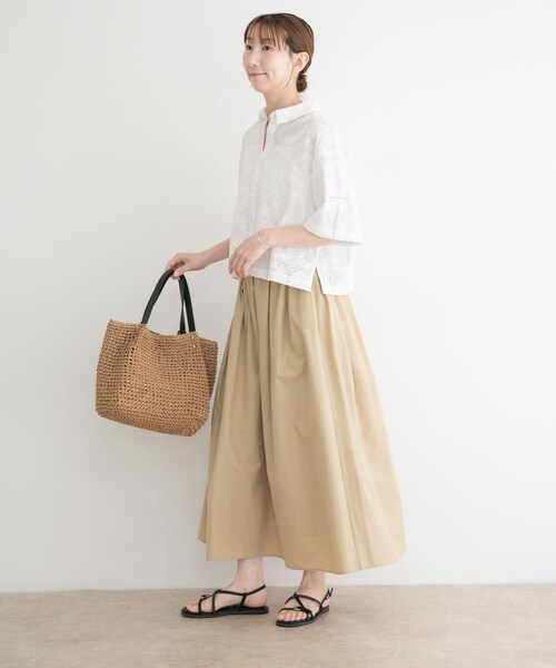 ITEMS URBANRESEARCH(アイテムズ アーバンリサーチ)の「ツヤタックボリュームスカート(スカート・レディース・BLK/BEG/KHK・Free)」の13枚目の写真