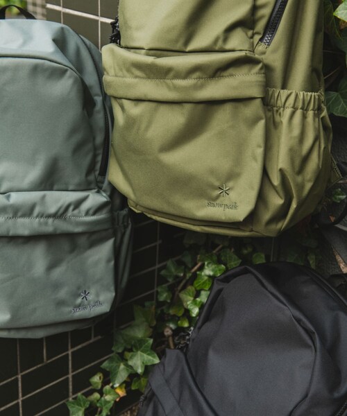 URBAN RESEARCH DOORS(アーバンリサーチドアーズ)の「『別注』Snow Peak Apparel×DOORS Everyday Use Backpack(バックパック/リュック・メンズ・Black/Olive/Grey・one)」の11枚目の写真