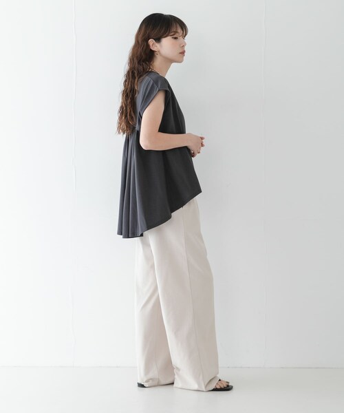URBAN RESEARCH Sonny Label（アーバンリサーチサニーレーベル）の「接触冷感バックフレアフレンチTシャツ（Tシャツ/カットソー・レディース・オフ/チャコール/コーラルレッド・Free）」の18枚目の写真