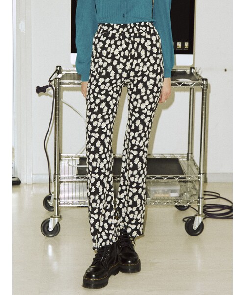 jouetie（ジュエティ）の「イージーフレアパンツ（その他パンツ・レディース・ダークミックス/ピンク/ブラック/グリーン/ミックス/ブルー/クリア・M）」の12枚目の写真