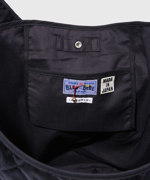 ADAM ET ROPE'（アダムエロペ）の「【BLUE BLUE JAPAN/ブルーブルージャパン】トラニフジ キルティングメールバッグ（トートバッグ・メンズ・ブラック・F）」の7枚目の写真