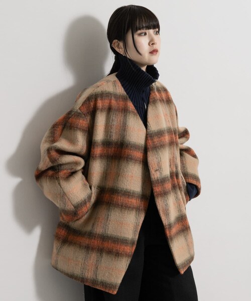 THE GOODLAND MARKET（ザグッドランドマーケット）の「cwtch　CHECK MIDDLE COAT（ノーカラージャケット・レディース・BEIGE/NAVY・FREE）」の6枚目の写真