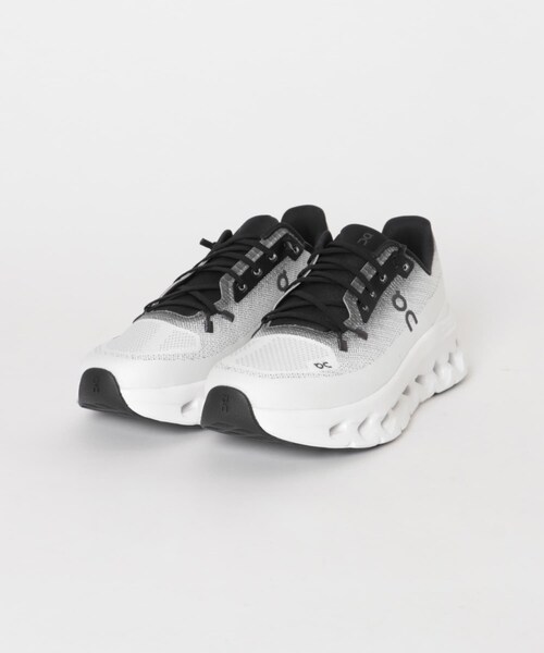 URBAN RESEARCH DOORS（アーバンリサーチドアーズ）の「On　CLOUD TILT（スニーカー・レディース・BLK/IVO・23.5/24/24.5/25/25.5）」の4枚目の写真