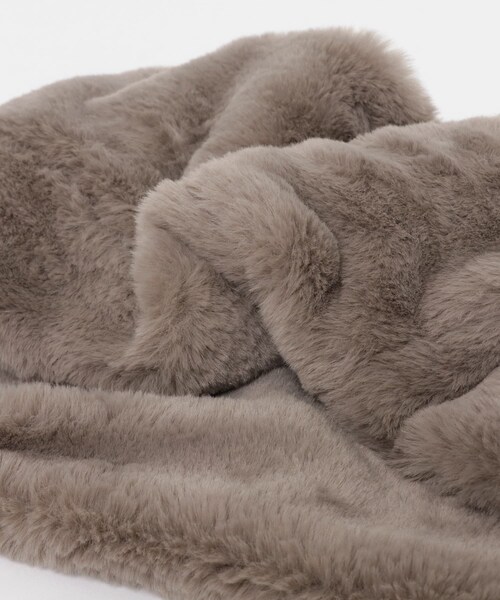 URBAN RESEARCH（アーバンリサーチ）の「ファースヌード（ネックウォーマー/スヌード・レディース・IVORY/GREGE/CHARCOAL・FREE）」の13枚目の写真