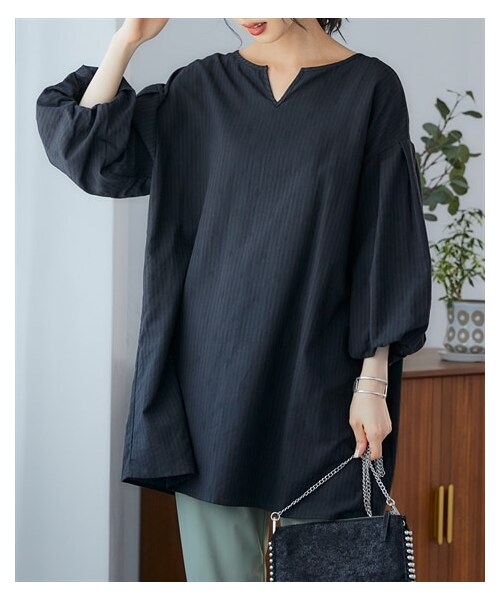 nissen（ニッセン）の「大きいサイズ　涼やか綿混サッカーバルーンスリーブチュニックブラウス（シャツ/ブラウス・レディース・オフホワイト/ライトグレー/黒・L~LL相当/3L~4L相当/5L~6L相当/8L相当/10L相当）」の8枚目の写真