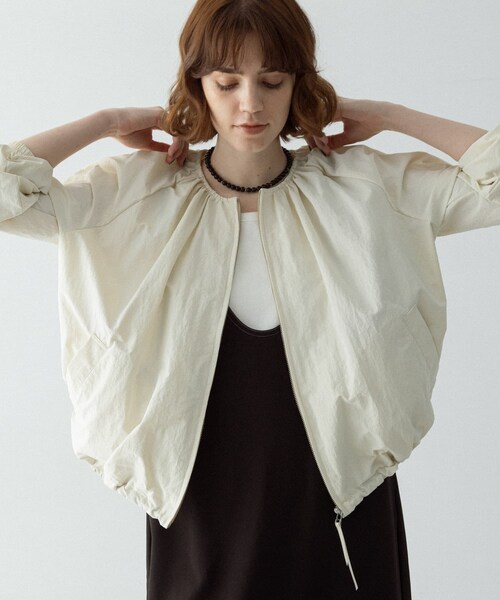 URBAN RESEARCH Sonny Label（アーバンリサーチサニーレーベル）の「『UR TECH』バルーンショートブルゾン（ブルゾン・レディース・ブラック/アイボリー/ベージュ・Free）」の5枚目の写真