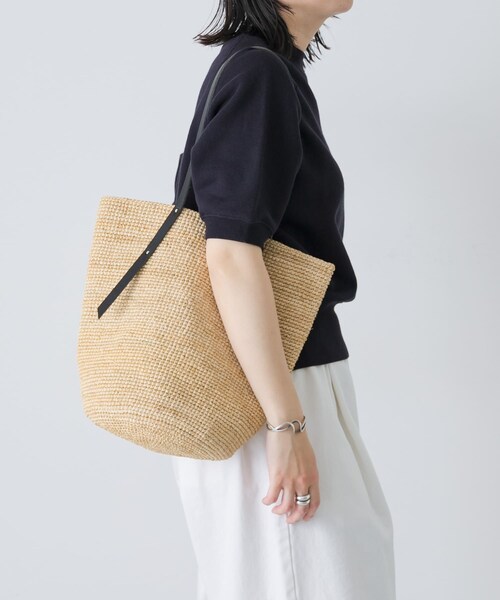かぐれ（カグレ）の「Indego Africa　OKE SLING BAG（かごバッグ・レディース・NATURAL・Free）」の2枚目の写真