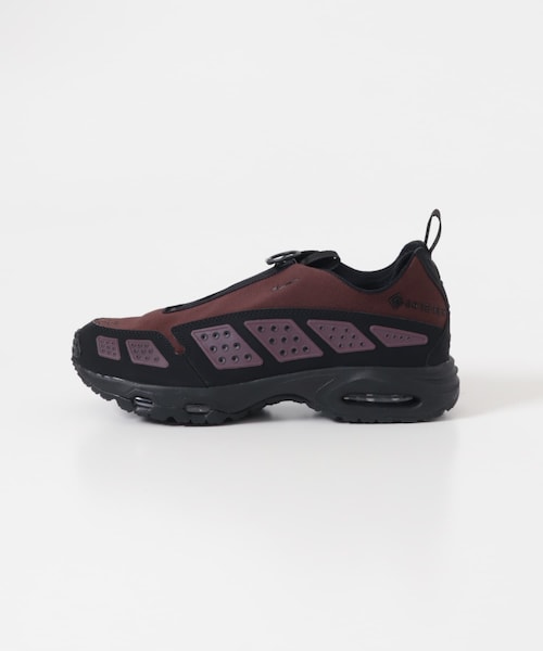 URBAN RESEARCH(アーバンリサーチ)の「NIKE エア マックス SNDR GTX(スニーカー・レディース・ブラック/BURGUNDY・23.5/24/24.5/25)」の2枚目の写真