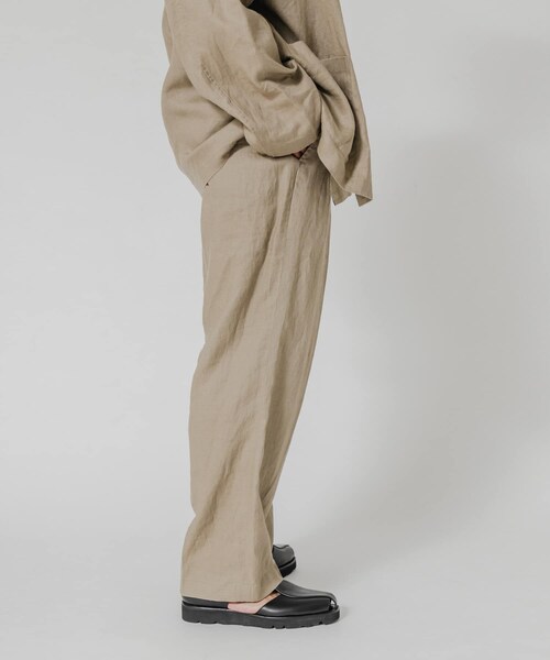 URBAN RESEARCH(アーバンリサーチ)の「LINEN WIDE EASY PANTS(その他パンツ・メンズ・BLACK/BEIGE/NAVY・M/L)」の15枚目の写真