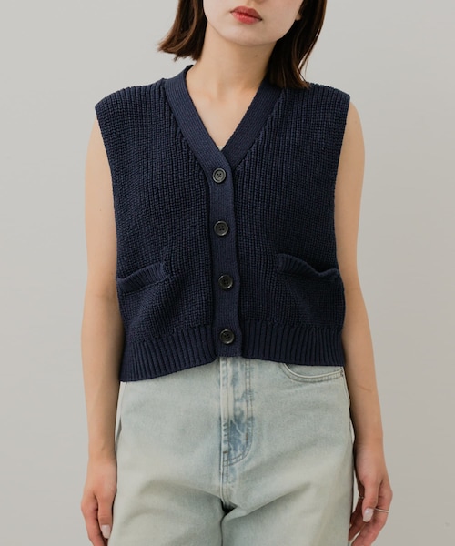 SENSE OF PLACE by URBAN RESEARCH（センスオブプレイスバイアーバンリサーチ）の「クロップドニットベスト（ベスト・レディース・IVORY/CHARCOAL/NAVY・one）」の3枚目の写真