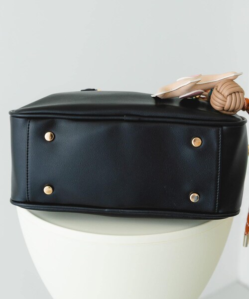 RODE SKO（ロデスコ）の「チャームセットボストンバッグ（ボストンバッグ・レディース・BROWN/BLACK/CAMEL・one）」の16枚目の写真