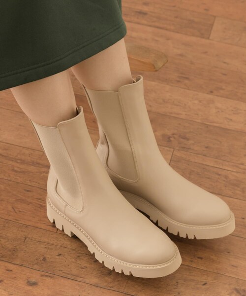 URBAN RESEARCH Sonny Label（アーバンリサーチサニーレーベル）の「サイドゴアショートブーツ（ブーツ・レディース・ブラック/ベージュ・36/37/38）」の11枚目の写真