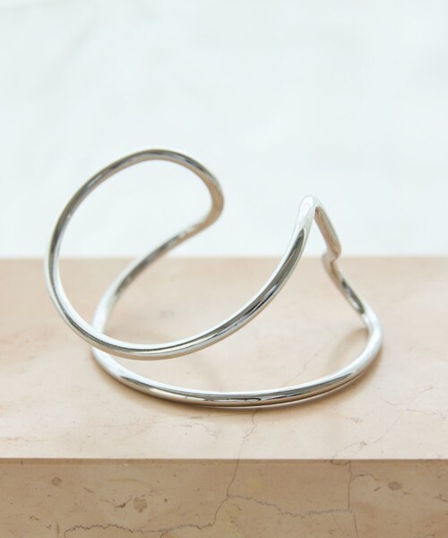 VIS（ビス）の「ナローワンドバングル（バングル/リストバンド・レディース・ゴールド/シルバー・F）」の15枚目の写真