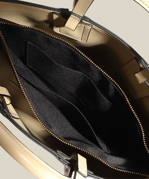ROPE'(ロペ)の「【E'POR】【WEB限定】Ree BAG Large/A4対応・通勤・軽量・26SS(トートバッグ・レディース・ブラック/ライトグレー/ベージュ/グリーン系/ラベンダー・F)」の22枚目の写真