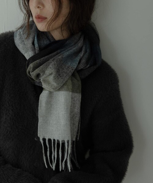 URBAN RESEARCH Sonny Label（アーバンリサーチサニーレーベル）の「ブロックチェックストール（ストール/ショール・レディース・グレー系/ベージュ系/ブラウン系・One）」の2枚目の写真