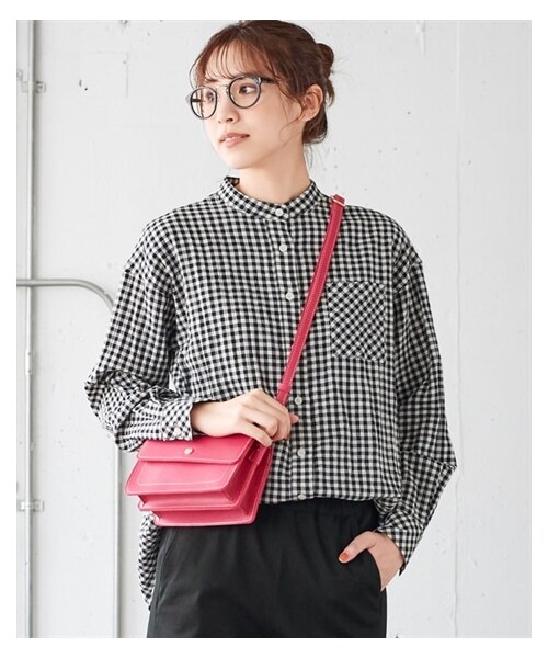 nissen（ニッセン）の「大きいサイズ 柔らか綿混ヘリンボーンバンドカラーゆるシャツ（シャツ/ブラウス・レディース・オフホワイト系チェック/カーキ系チェック/ブルー系ストライプ/黒系ギンガムチェック/ワイン系カラフルチェック/ベージュグレー/ピンクオレンジ/ネイビー系/レンガ系チェック/オフホワイト×ネイビー系チェック/ネイビー系チェック・L~LL相当/3L~4L相当/5L~6L相当/8L~10L相当）」の9枚目の写真