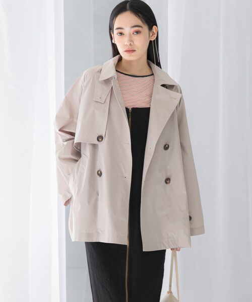 URBAN RESEARCH ROSSO（アーバンリサーチロッソ）の「『WEB/一部店舗限定』撥水ショートトレンチコート（ステンカラーコート・レディース・L/BEIGE/NAVY・FREE）」の12枚目の写真