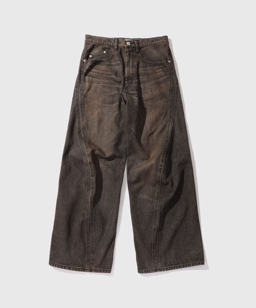 ADAM ET ROPE'（アダムエロペ）の「【NVRFRGT/ネヴァーフォーゲット】3D TWISTED WIDE LEG JEANS MUD FADED BLACK（デニムパンツ・メンズ・スミクロ・1/2/3）」の2枚目の写真